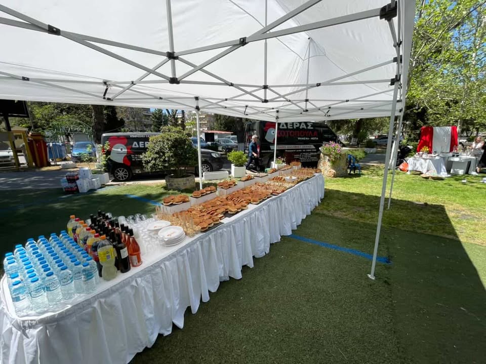 Daytime tent buffet με branded van