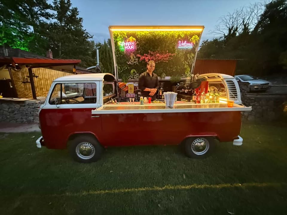 VW T2 mobile bar με neon Happy Hour